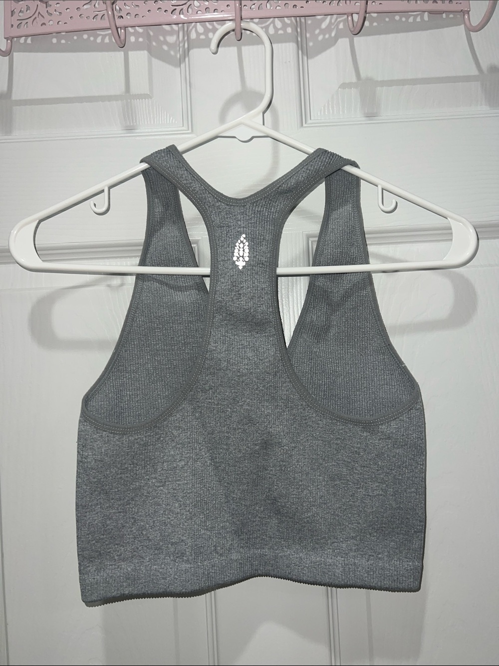 Gray Ribbed V-Neck Racerback Crop Top - Picture 3 of 3